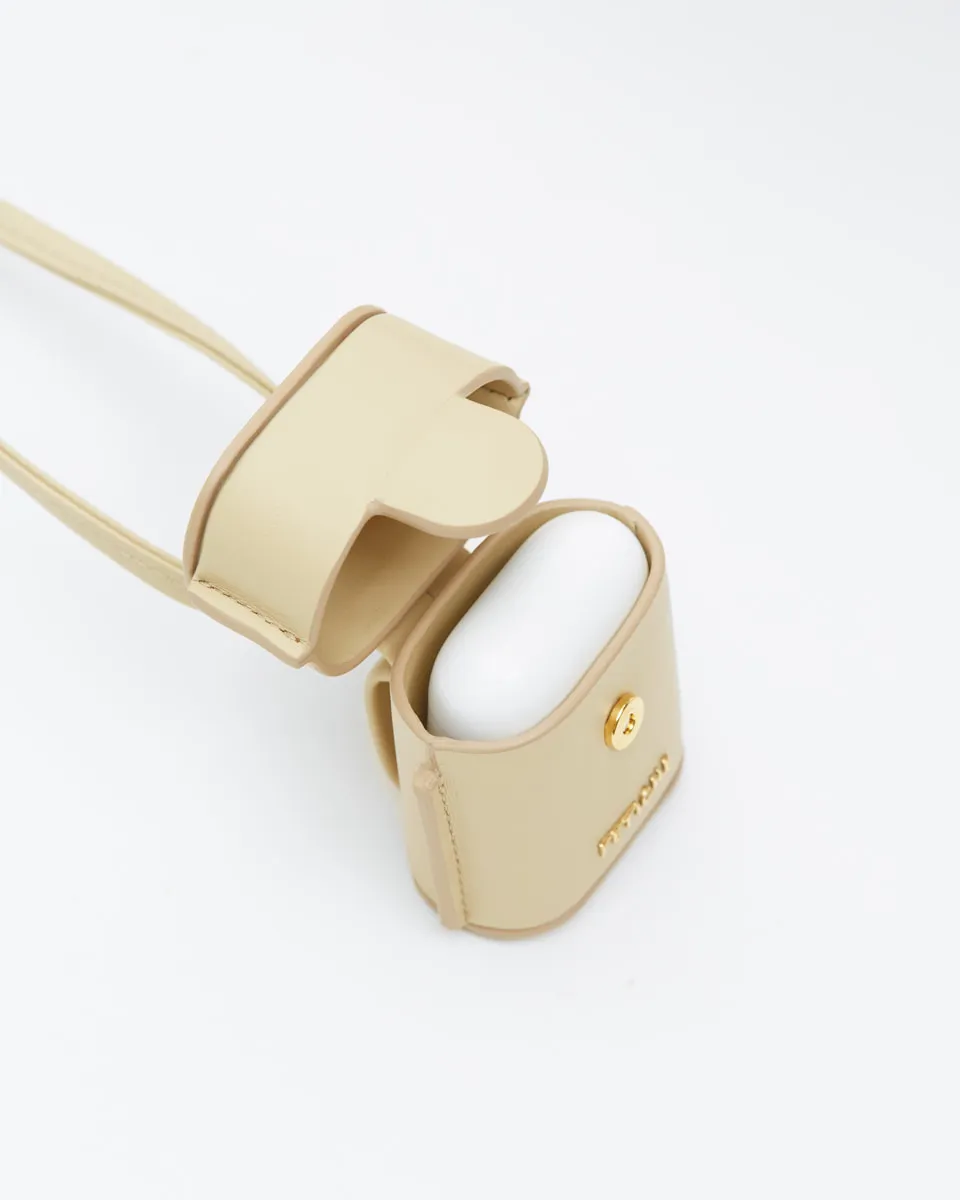 F.035. Ivory Бежевый футляр для наушников AirPods в белом цвете от FETICHE